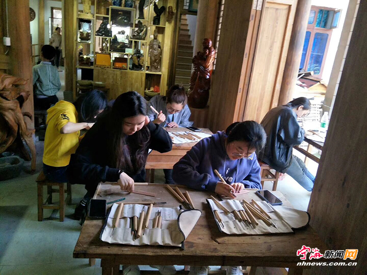 體驗傳統木雕文化 文化藝術輔導的深度之旅